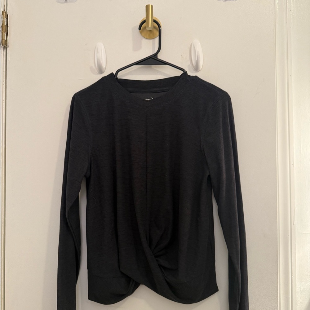 Old Navy Black Long Sleeve Twist Front Workout Top